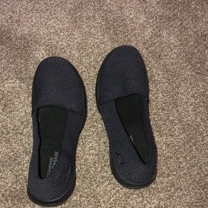 Skechers Goga Max Shoes